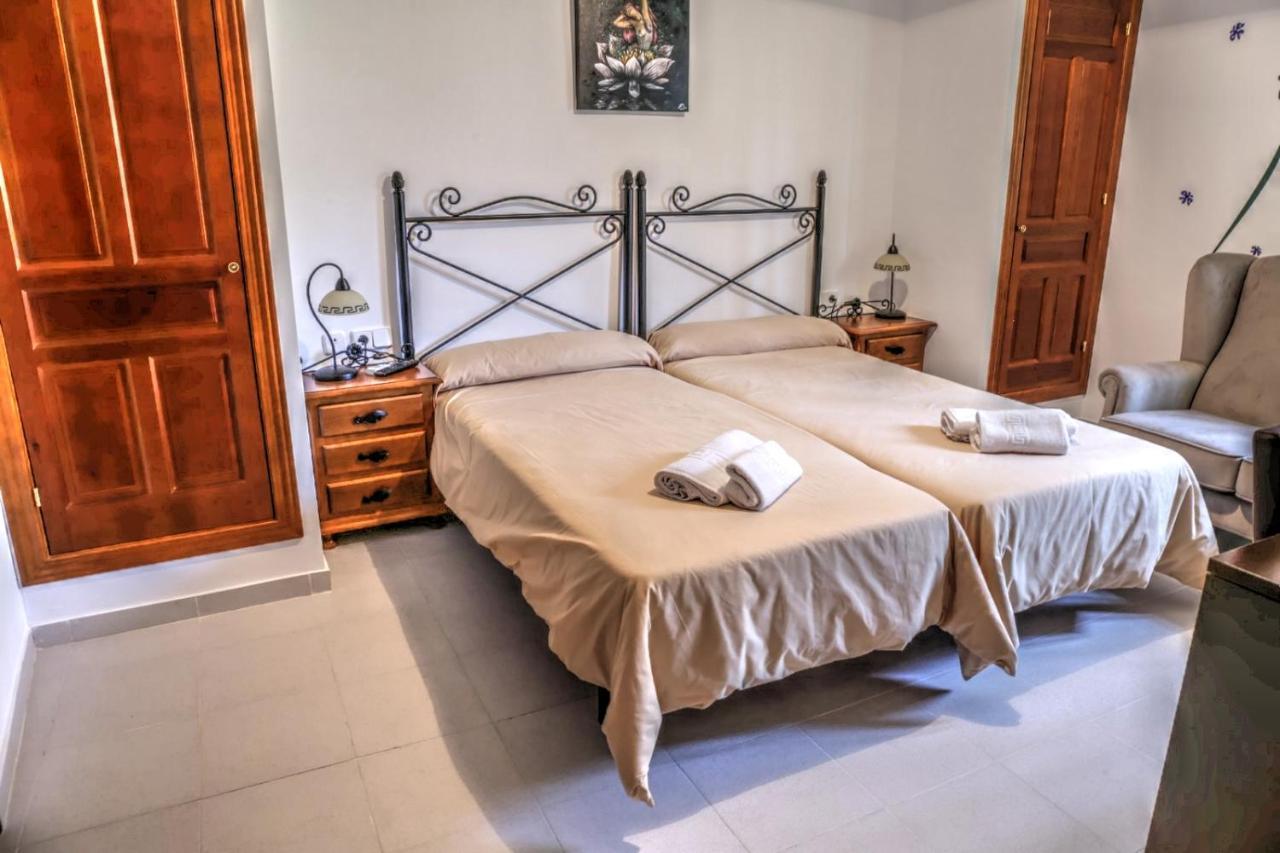 Hostal Rural De Cuadros Bedmar y Garciez Exterior photo